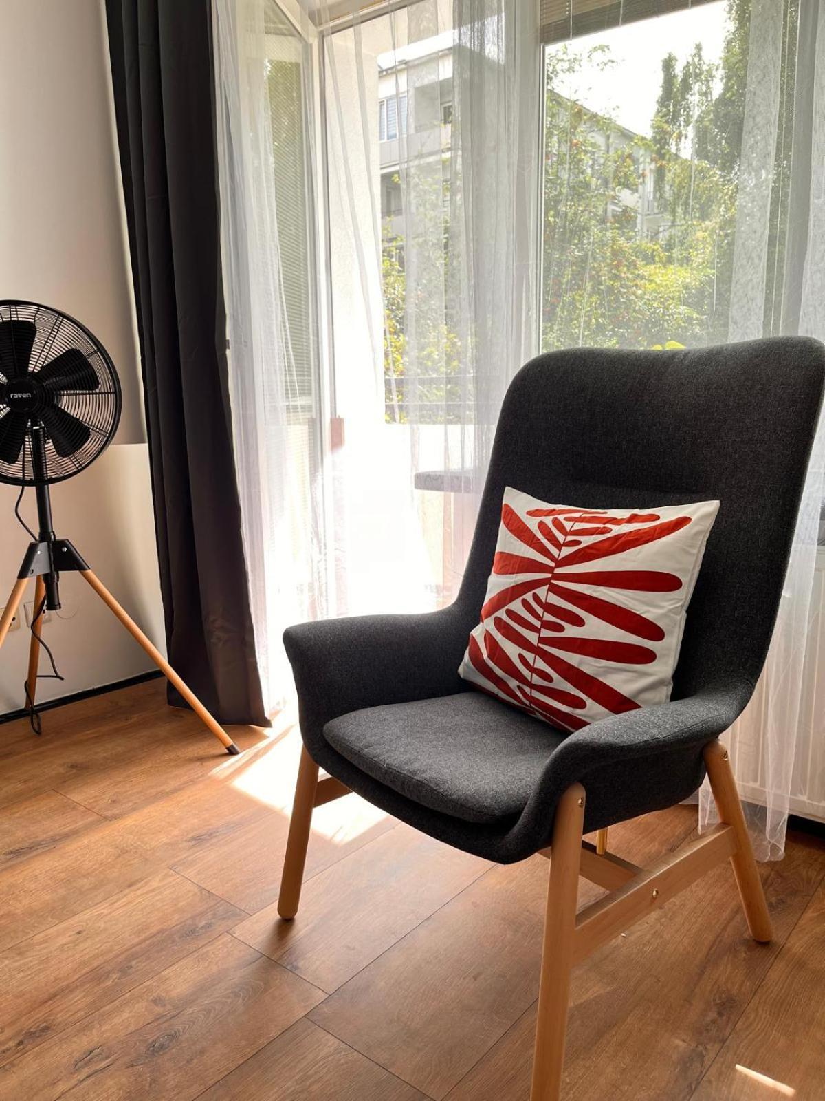 Premium Center Golden Street Apartment