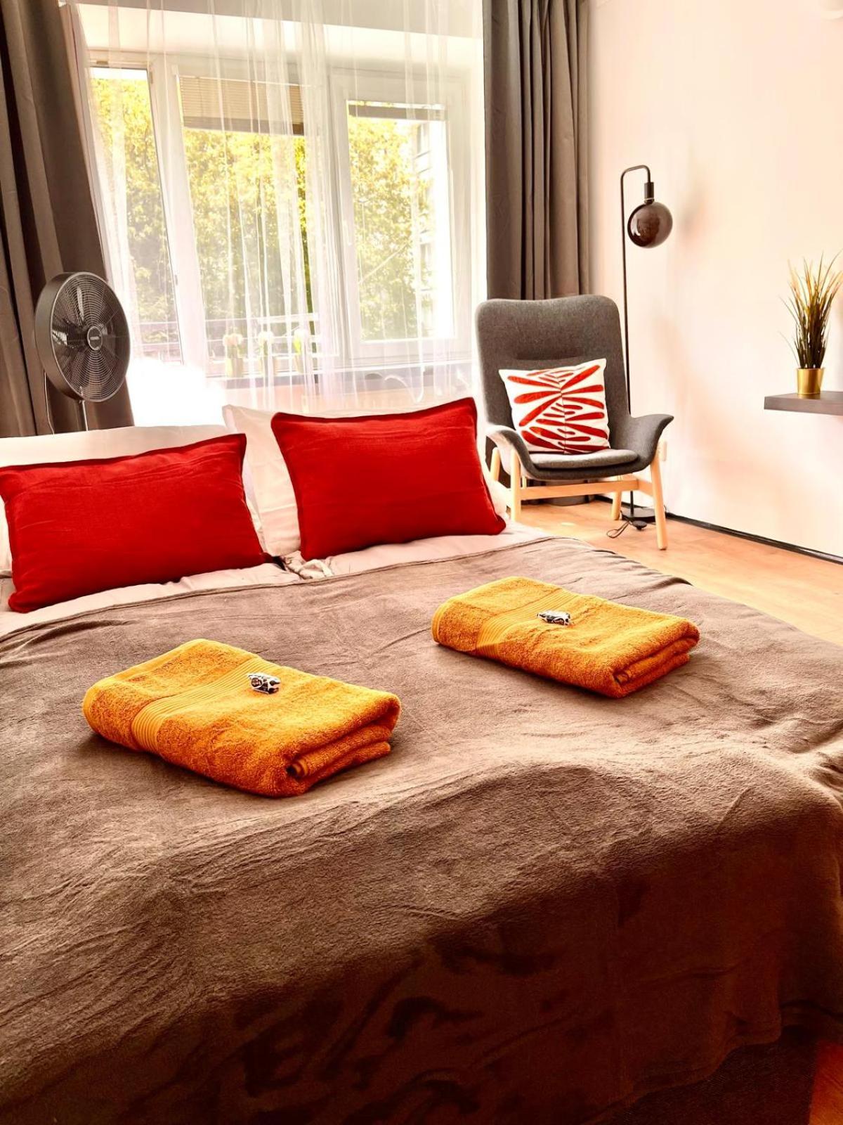 Premium Center Golden Street Apartment *