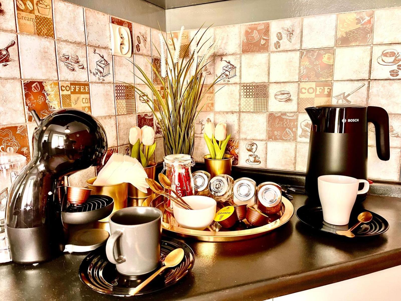 Premium Center Golden Street Apartment