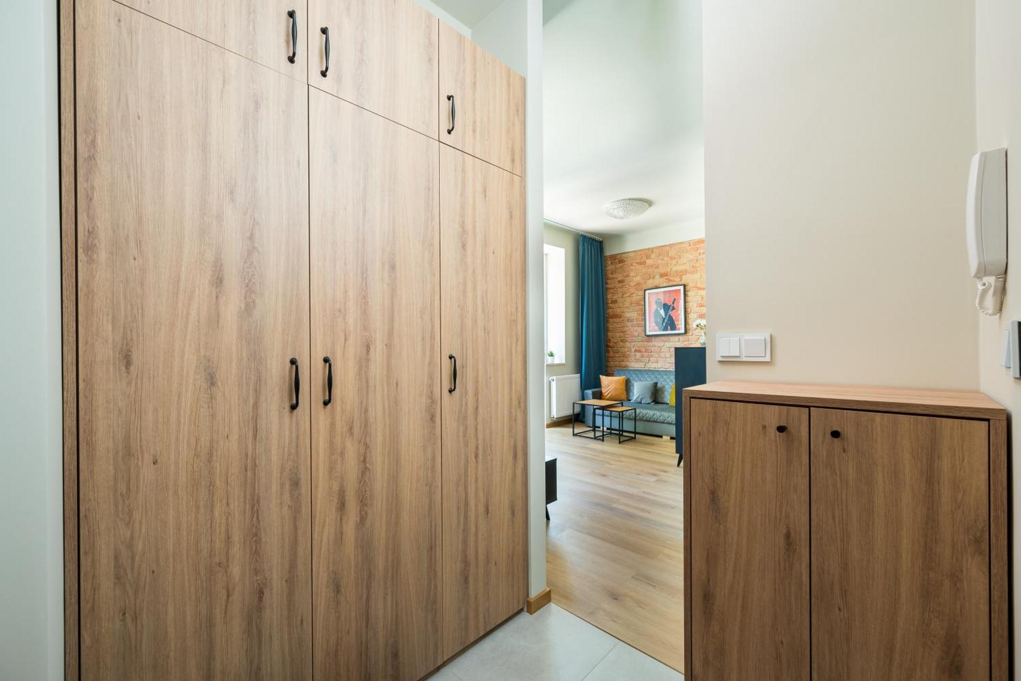 Wlochy Parkland Studio #7 *