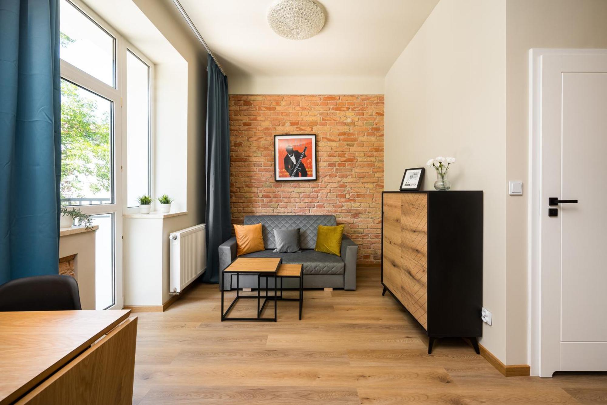 Wlochy Parkland Studio #7