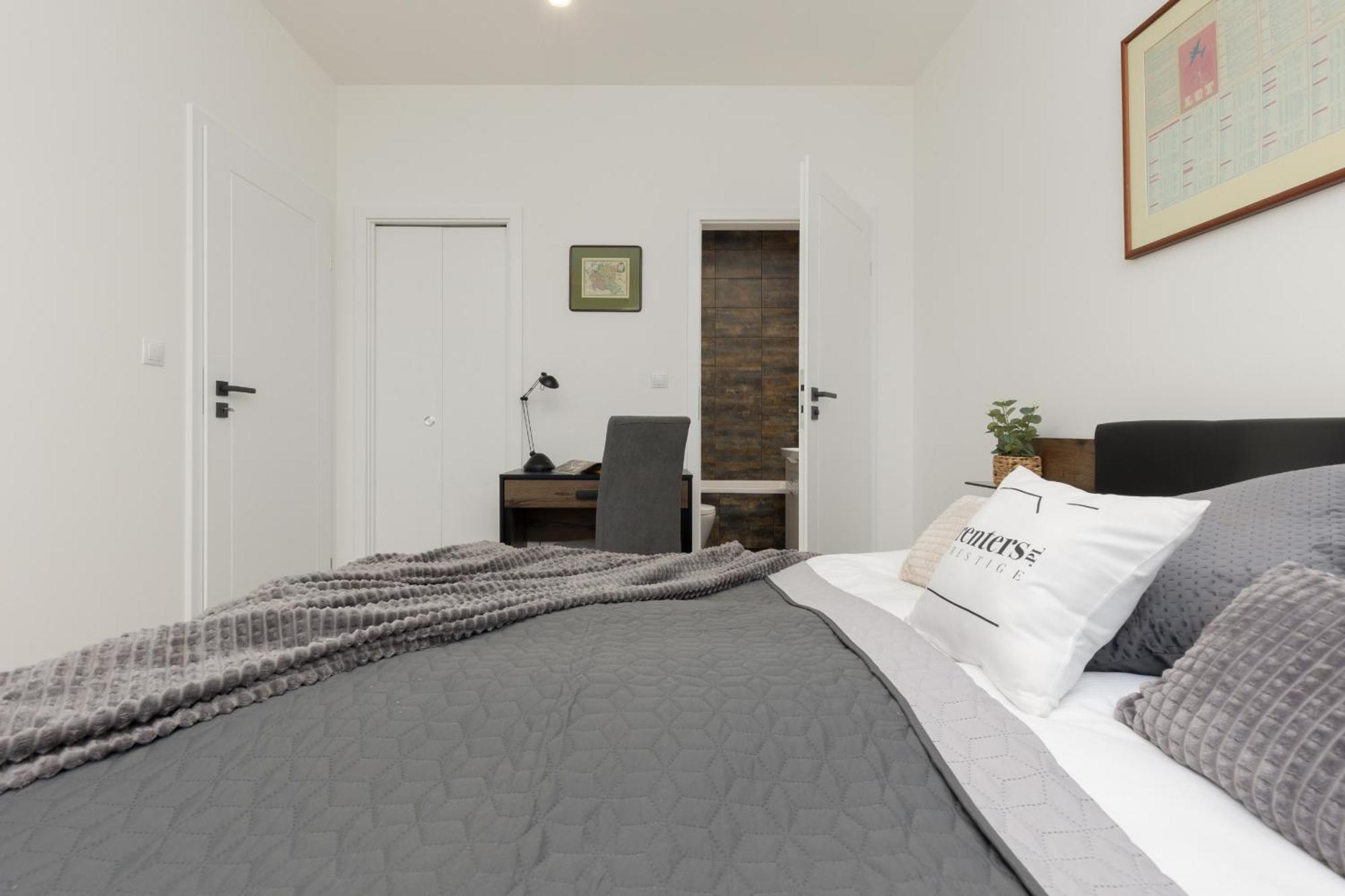 Spacious With Parking Ursus By Renters Prestige Apartment