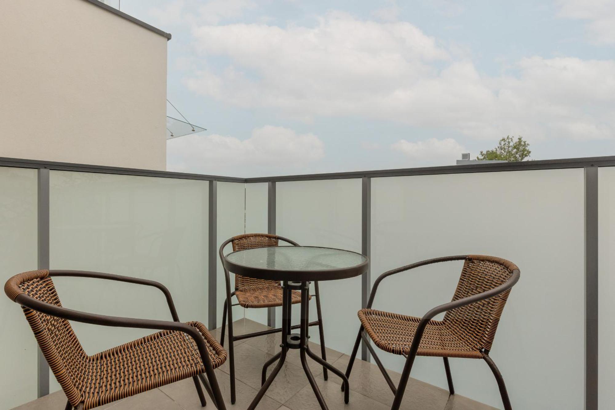 Apartment Spacious With Parking Ursus By Renters Prestige Warsaw
