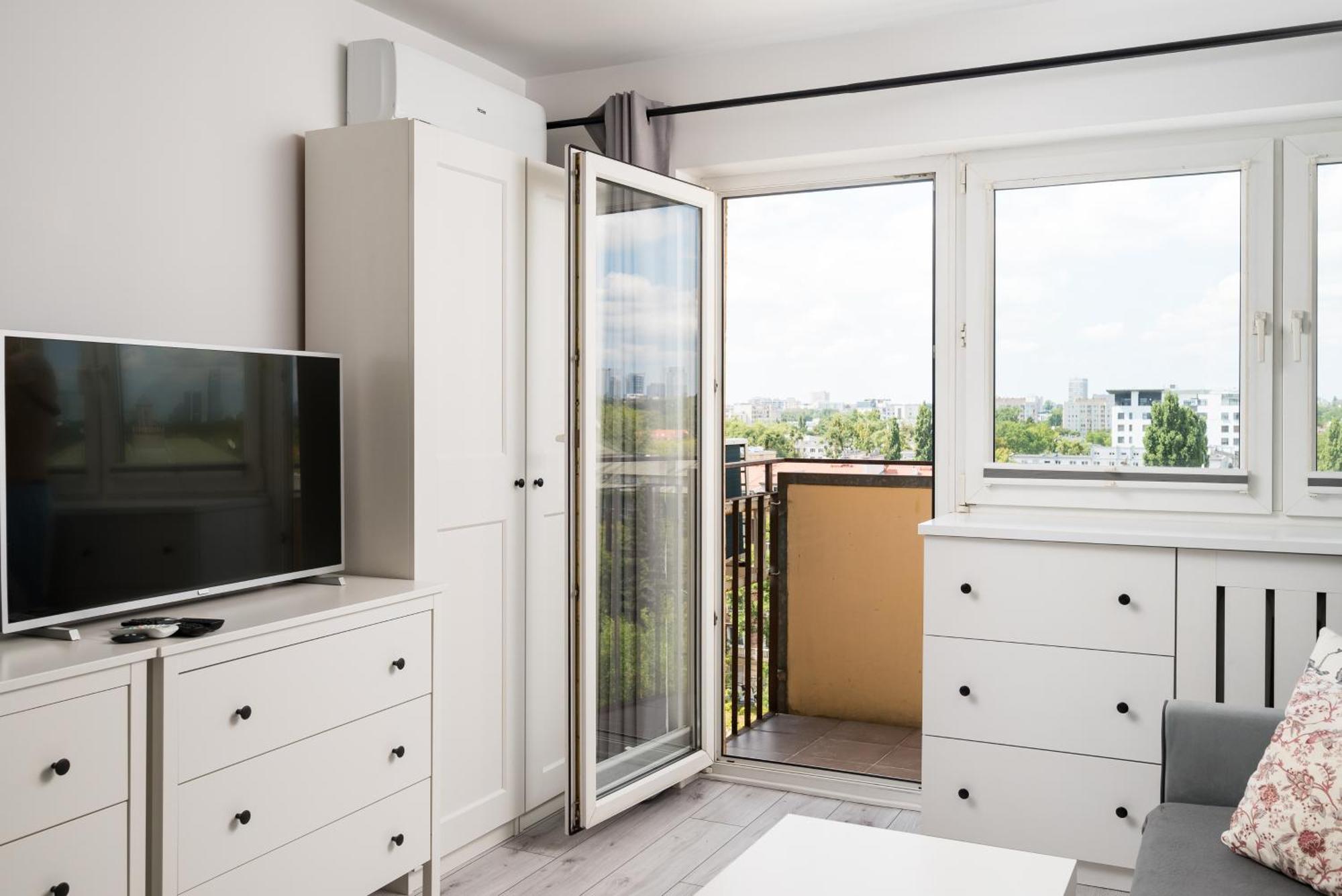 Czerniakowska Comfy Apartment *