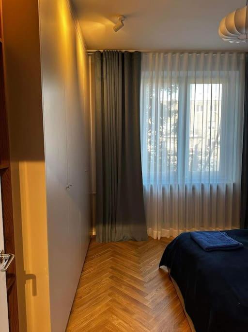 Beautiful In The Old Town Area Zoliborz Apartment