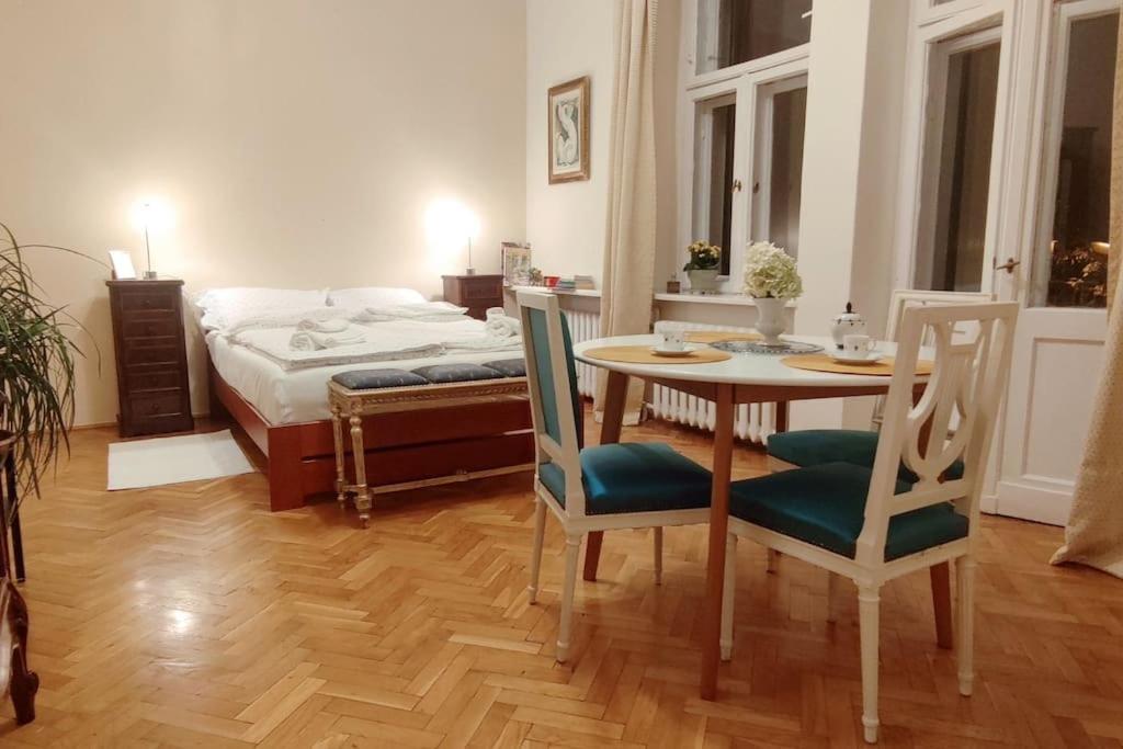 Aline Apartment *