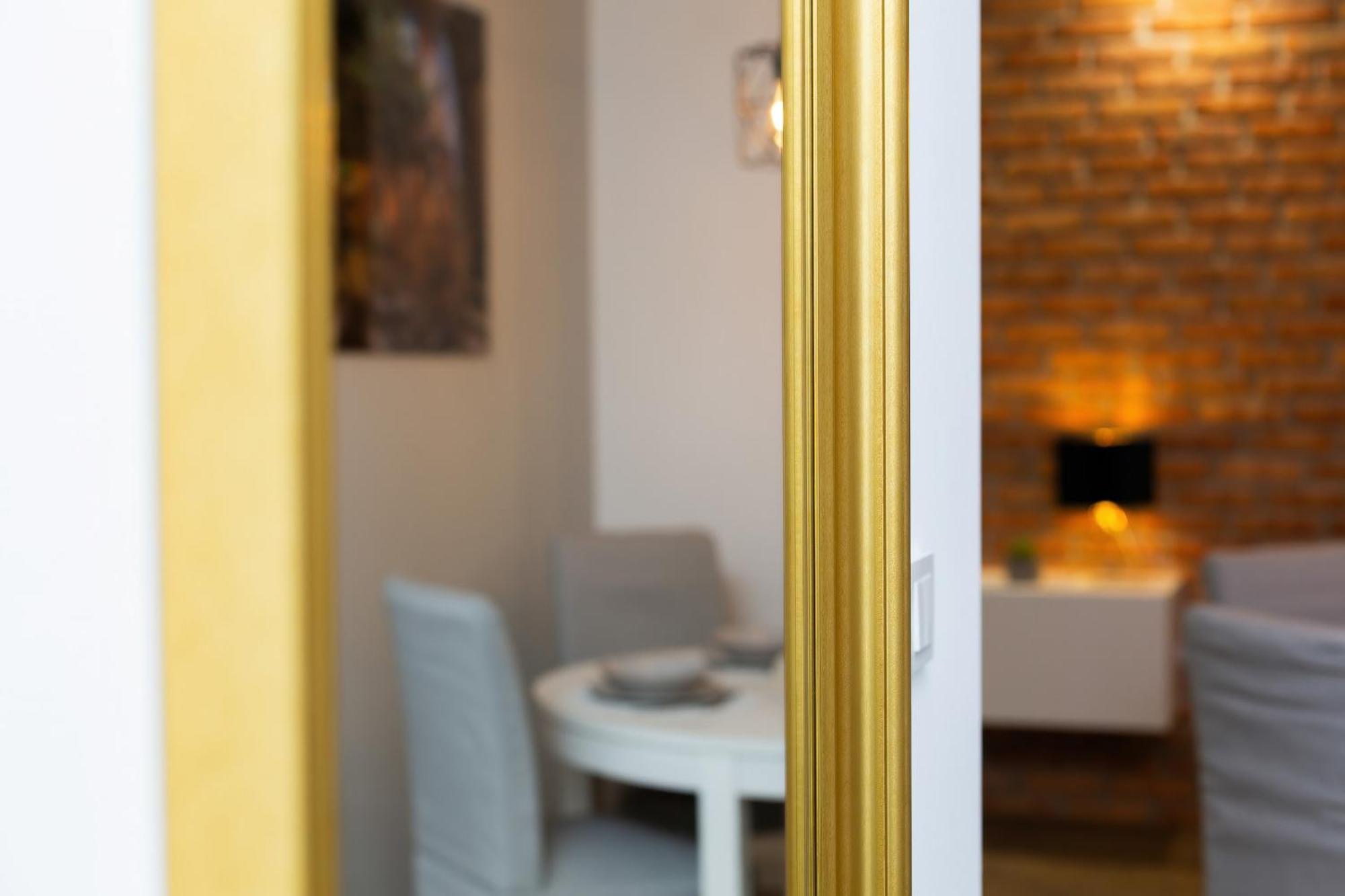Lux Unique Rzeczypospolitej With Parking By Renters Prestige Apartment Warsaw