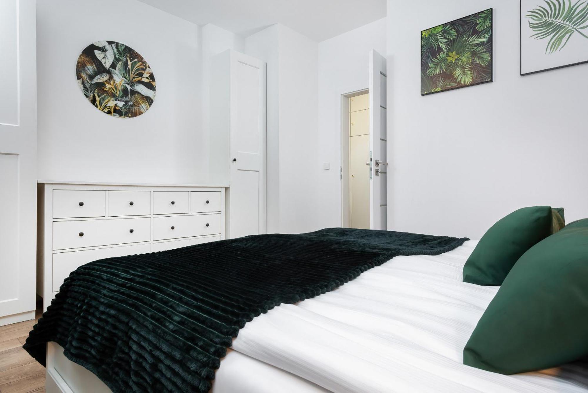Apartment Lux Unique Rzeczypospolitej With Parking By Renters Prestige Warsaw
