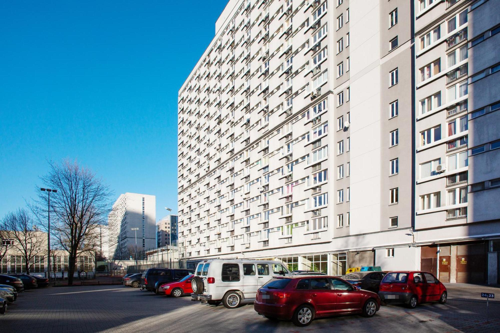 Modern Pereca Close To Metro Rondo Onz By Renters * Warsaw