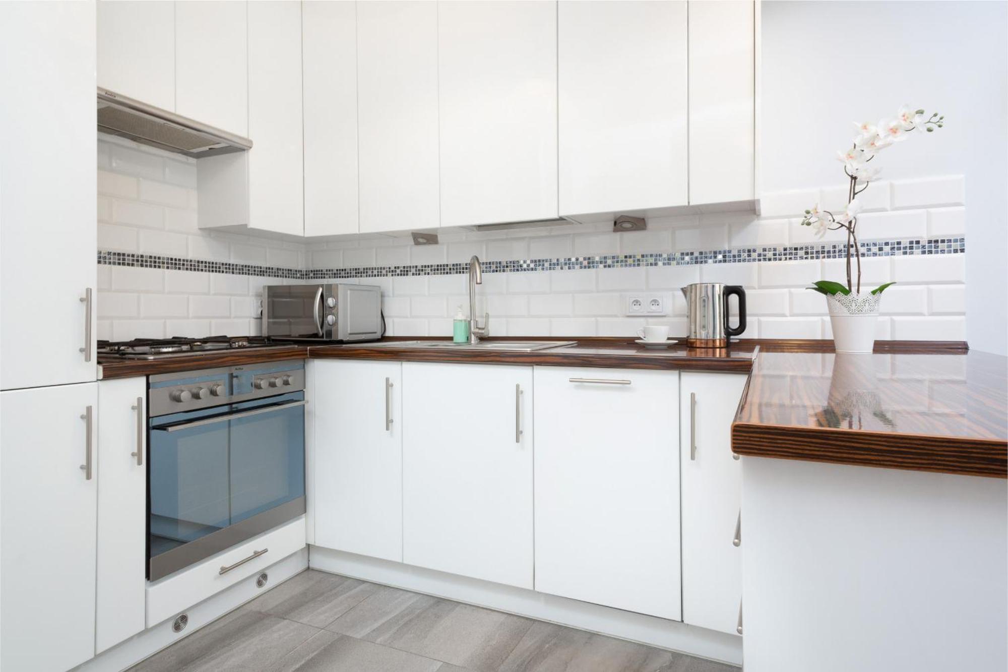 Apartment Modern Pereca Close To Metro Rondo Onz By Renters *
