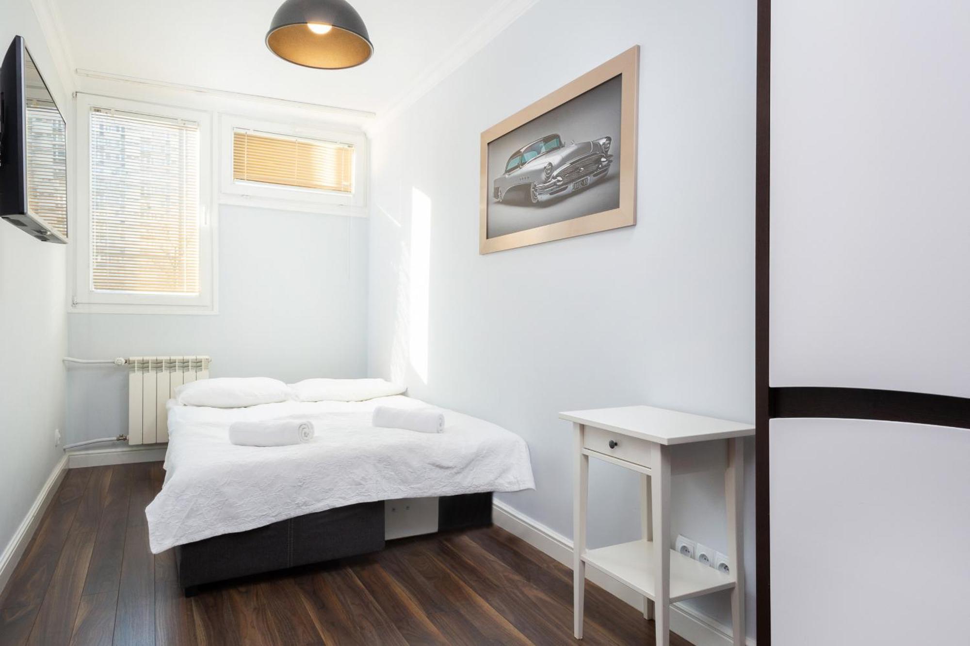 Modern Pereca Close To Metro Rondo Onz By Renters * Warsaw