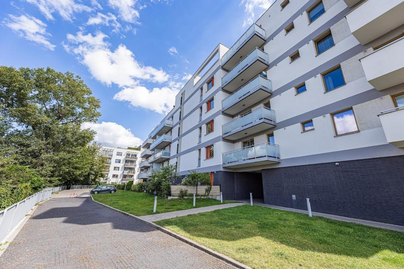 Apartment Z Parkingiem, Obok Metra. *