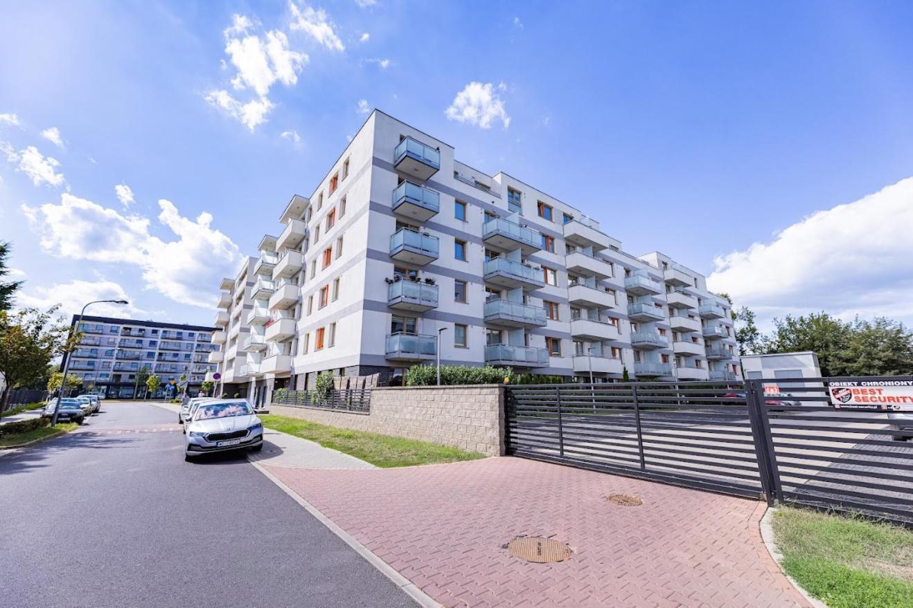 Apartment Z Parkingiem, Obok Metra. Warsaw