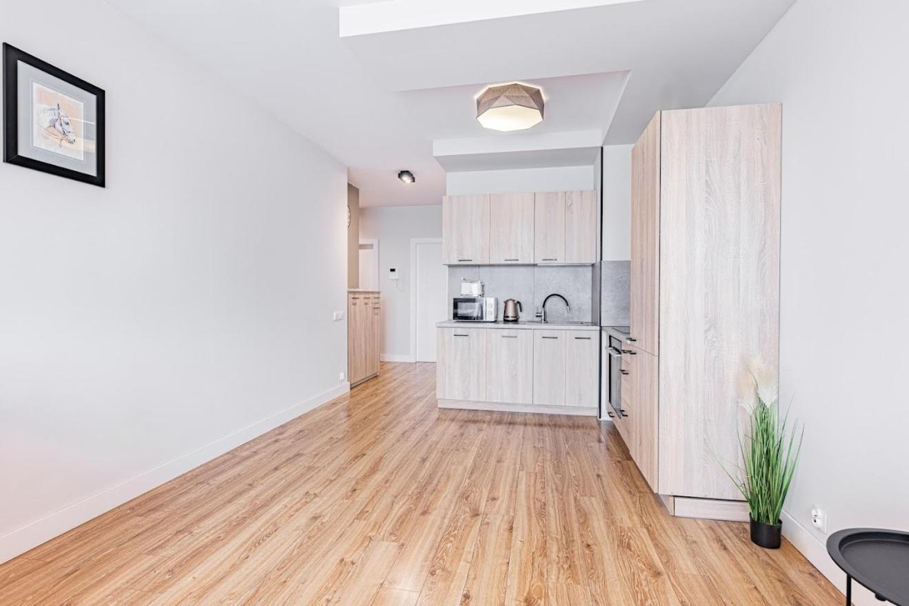 Apartament Z Parkingiem, Obok Metra. Warszawa