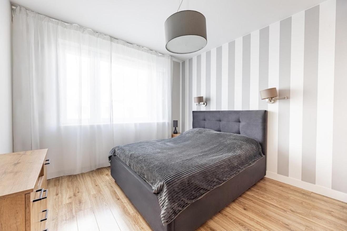 Z Parkingiem, Obok Metra. Apartment *