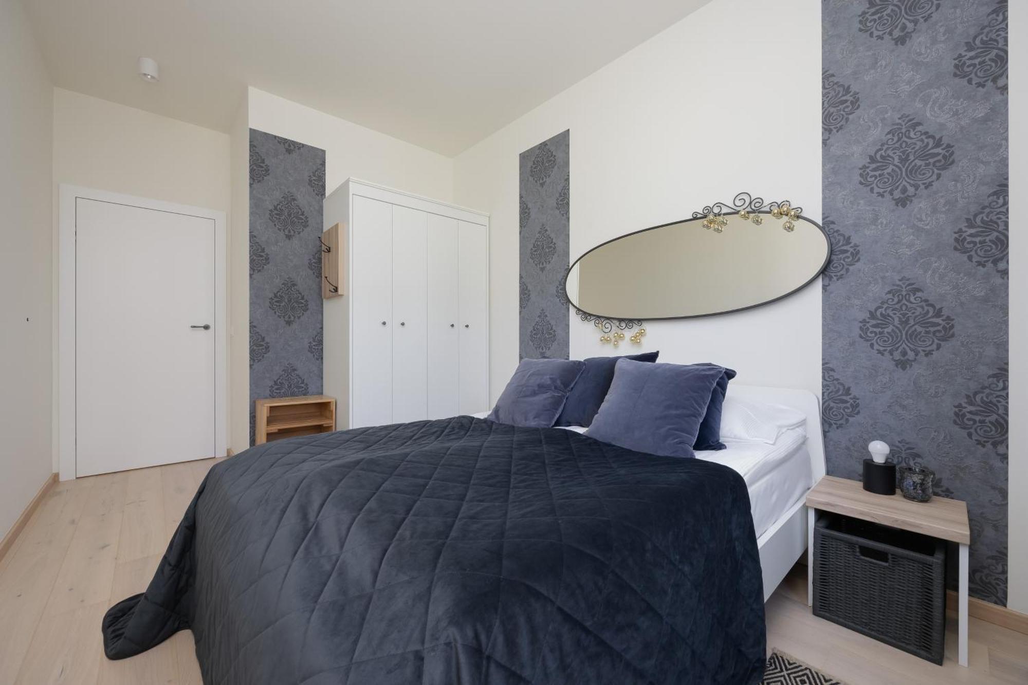 Beautiful With Terrace, Garden And Parking Close To The Airport In By Renters Căn hộ
