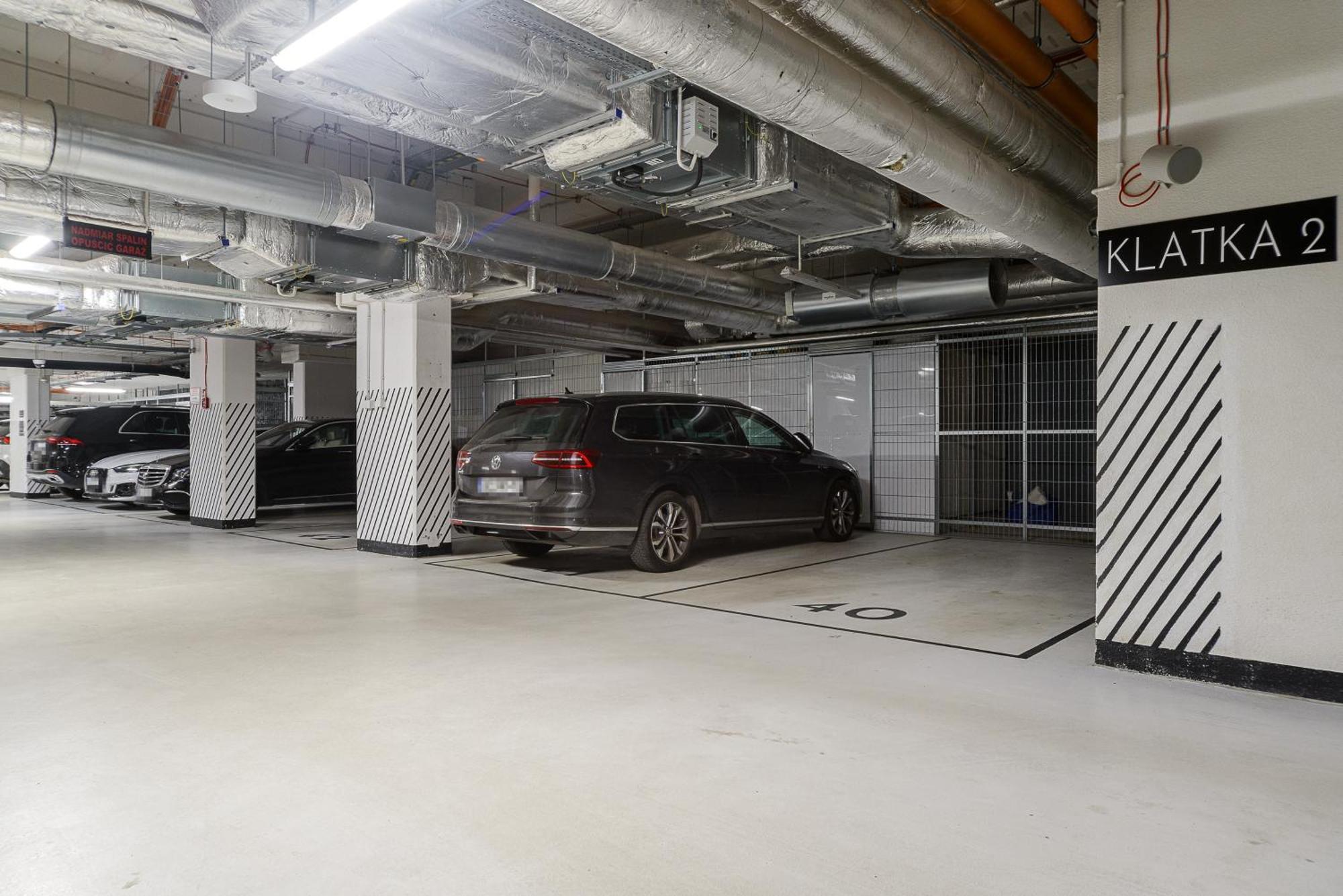Beautiful With Parking In Mennica Apartament *