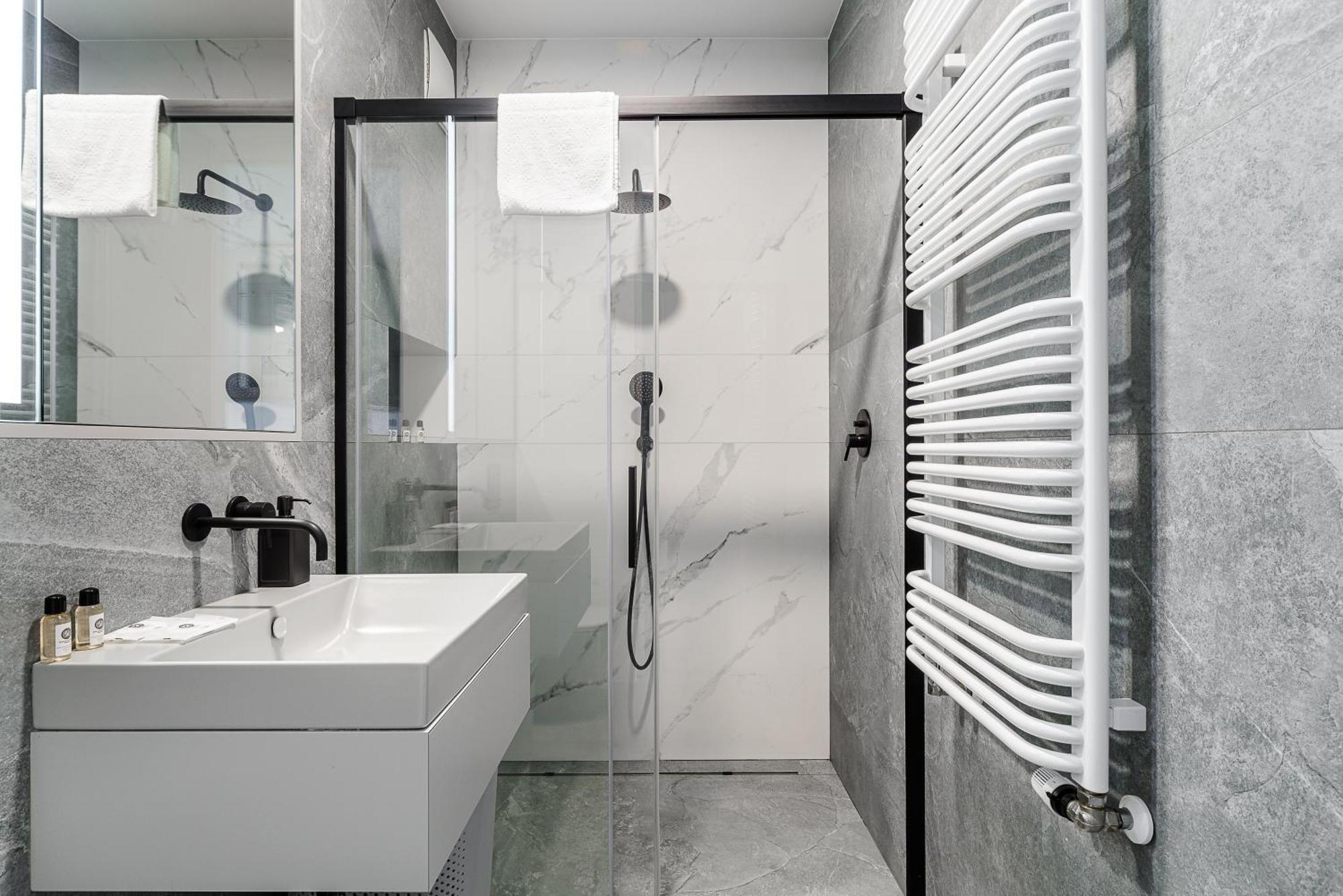 Beautiful With Parking In Mennica * Warszawa