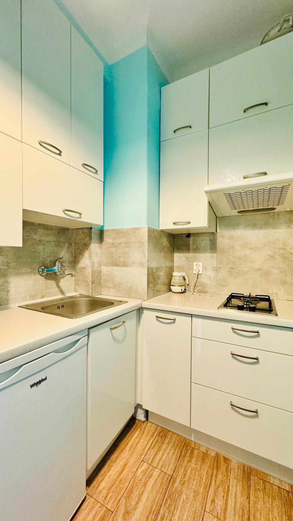 Five Colors Apartment *