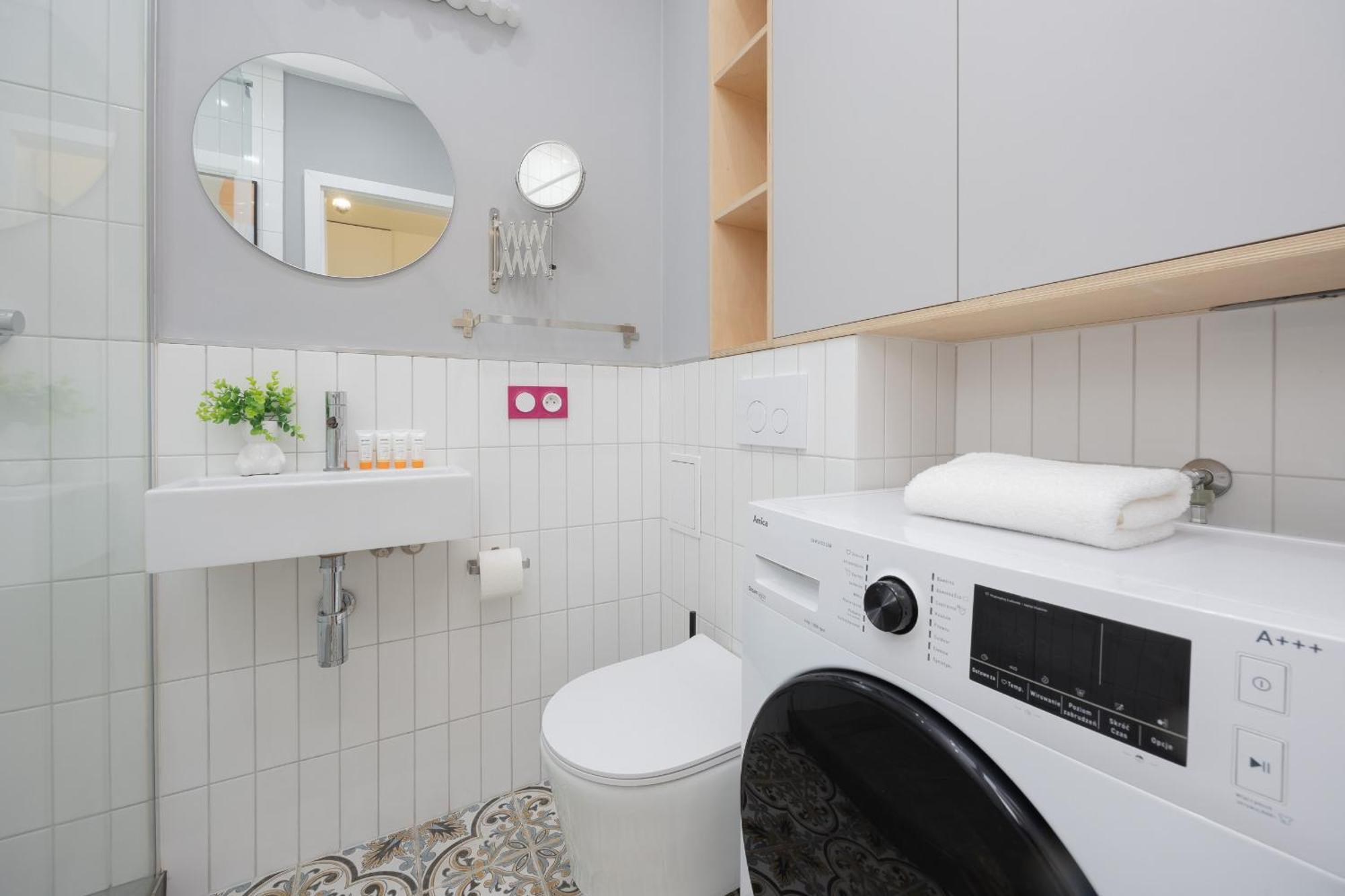 Bright In Saska Kepa Near Pge Narodowy By Renters Warsaw