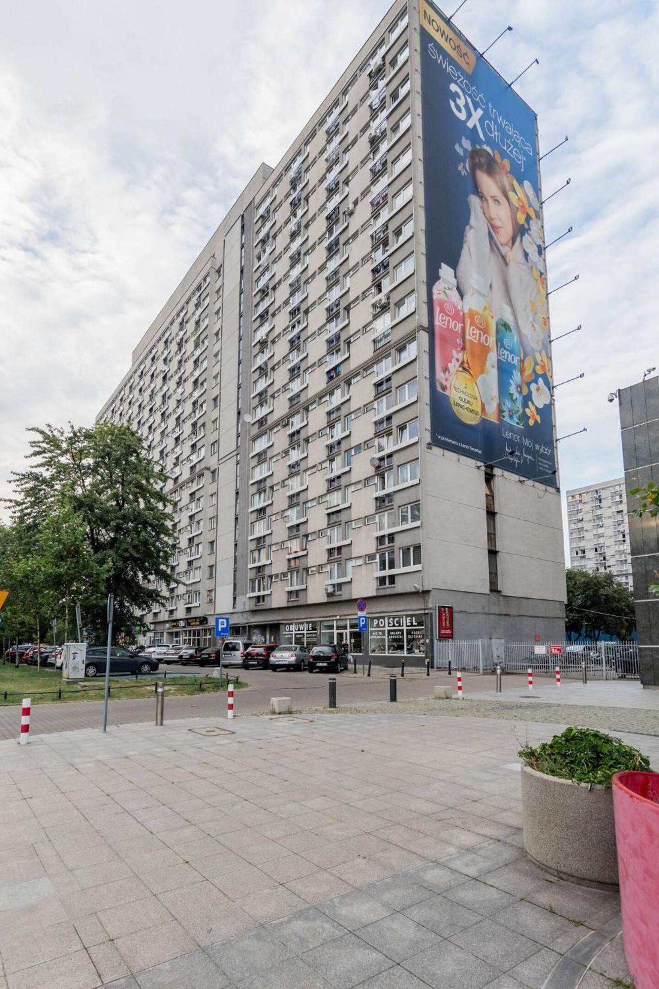 Dove Deluxe Center Warsaw
