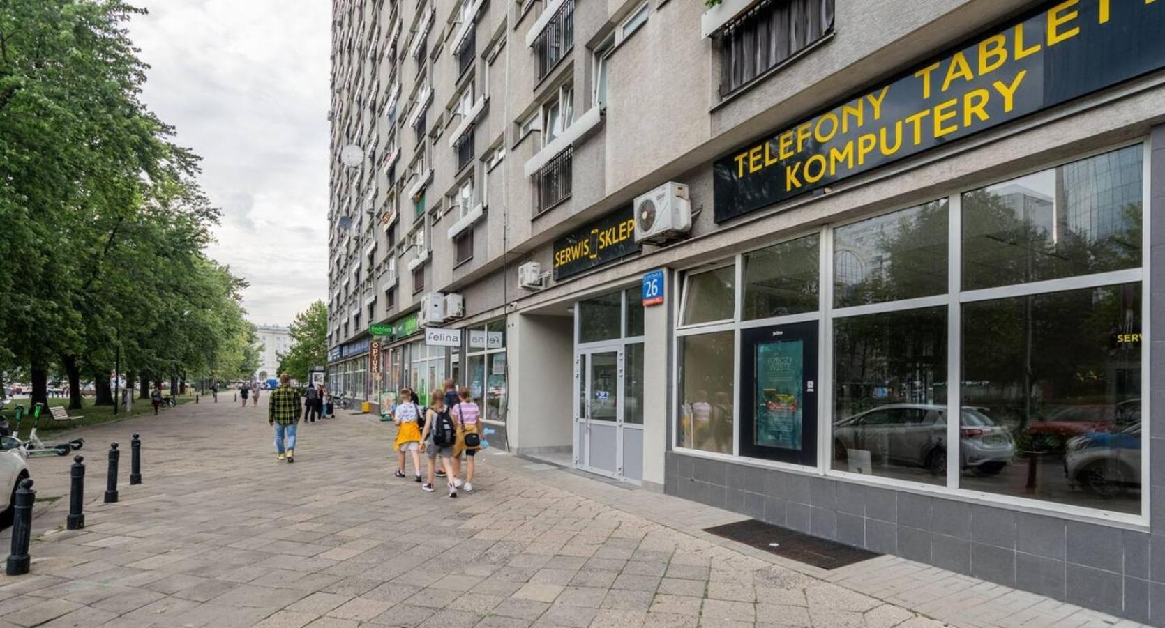 Dove Deluxe Center * Warsaw