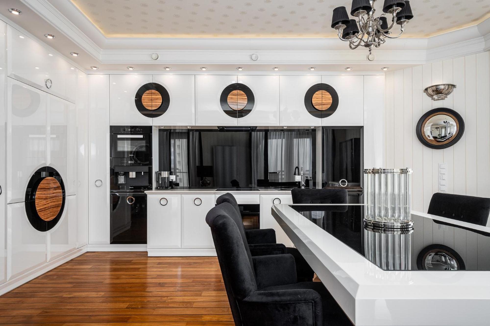 Vip Kasprzaka 31 By Perfect *