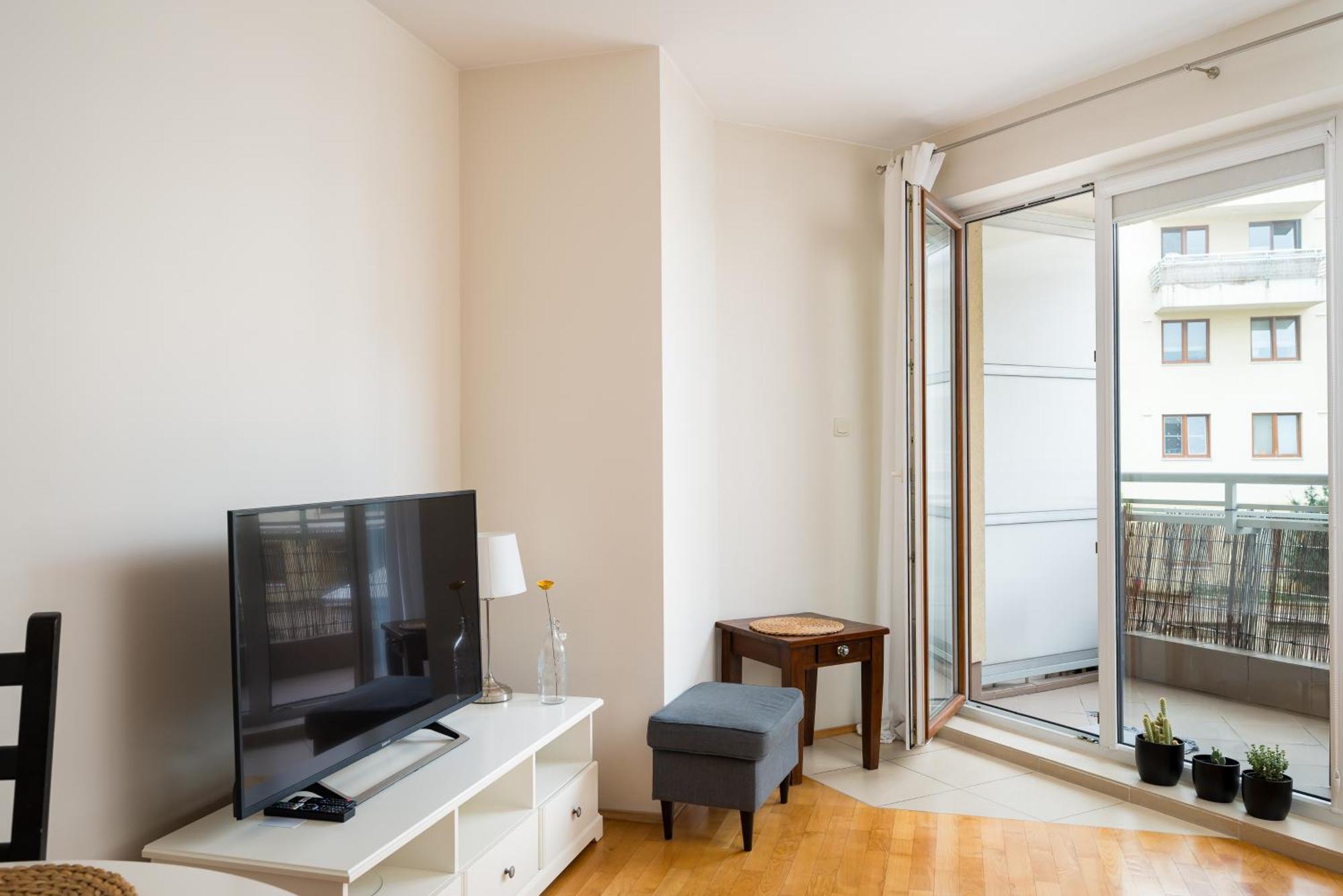 Metro Ksiecia Janusza Cosy Apartment *