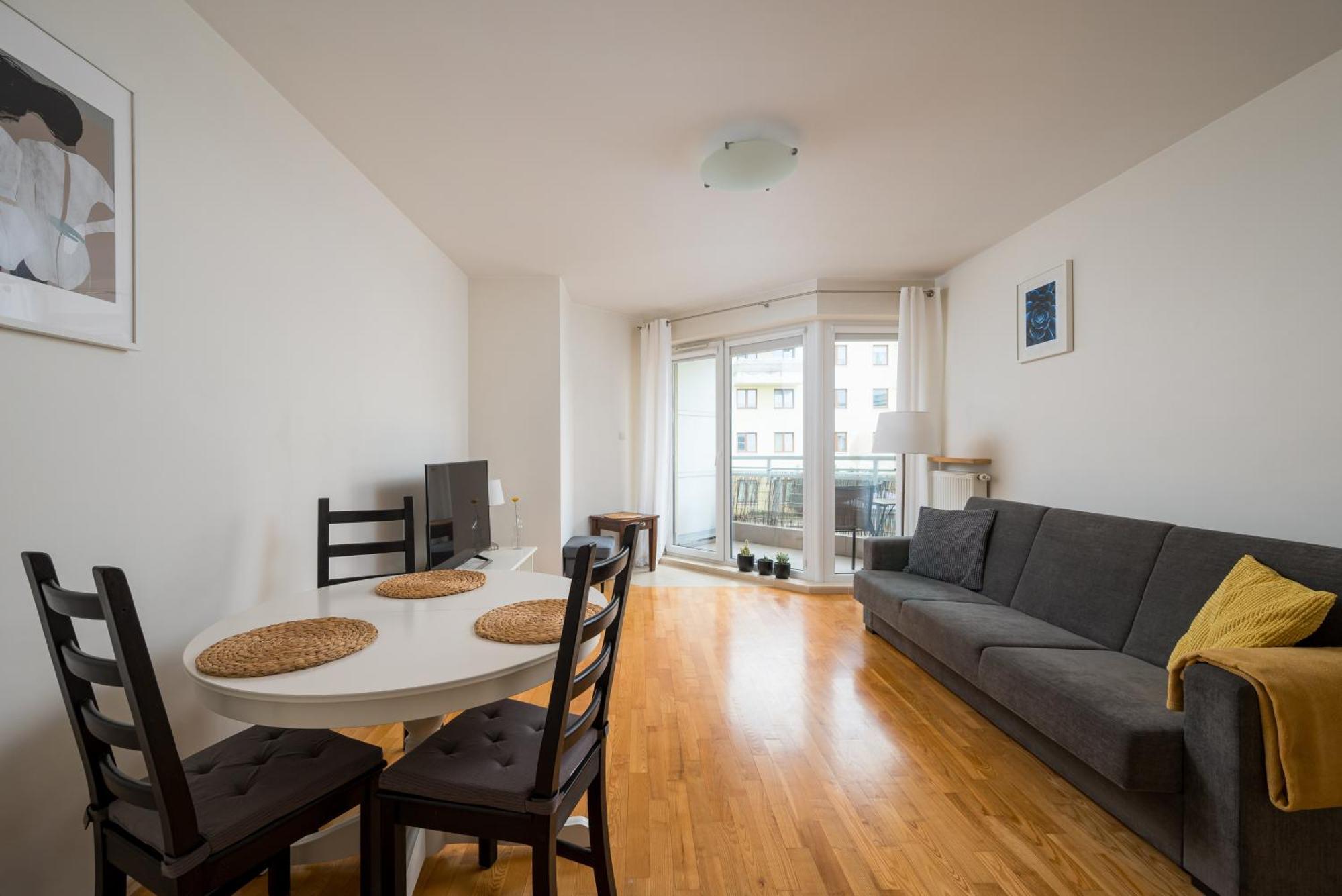 Apartment Metro Ksiecia Janusza Cosy