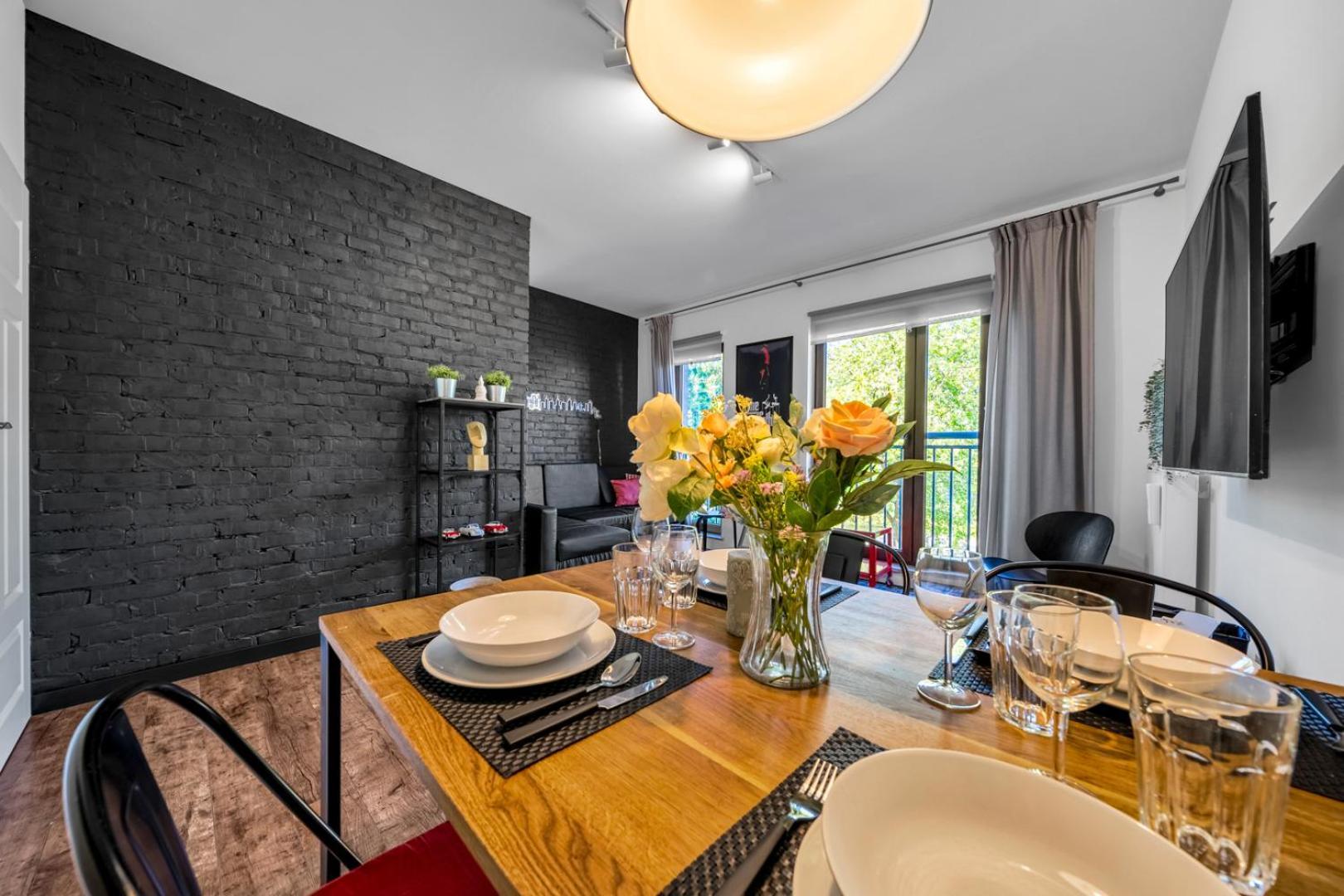 Leszno With Parking - By Rentujemy Apartment