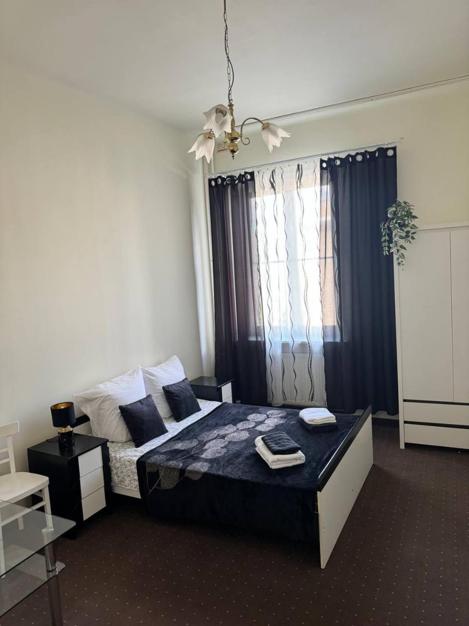 Nhà khách Wow Homes Poborzanska *