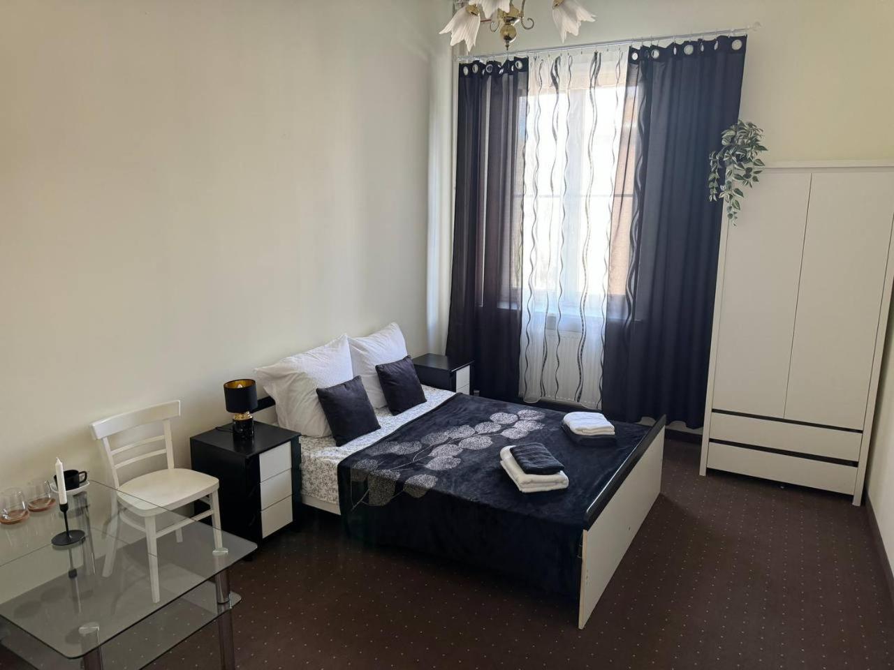 Nhà khách Wow Homes Poborzanska *