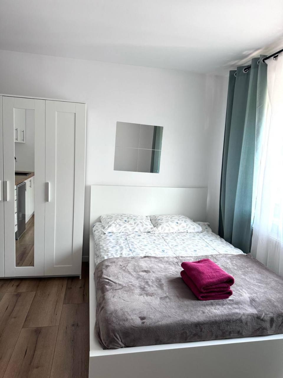 Apartment Quiet Near The Park, Metro, Centre, Wi-fi - By Hik Warsaw