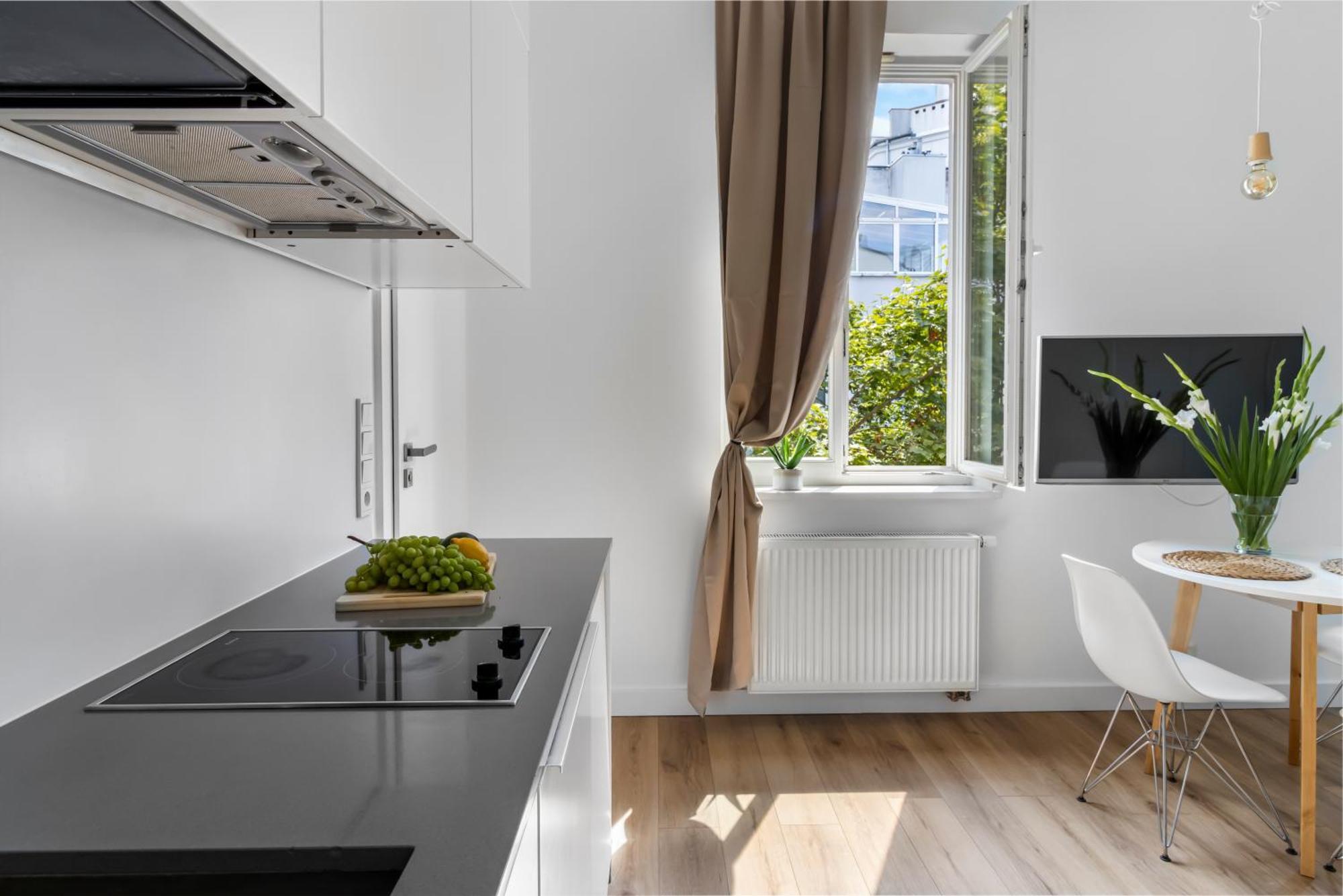 Apartment Kawalerka Przy Dworcu Centralnym *