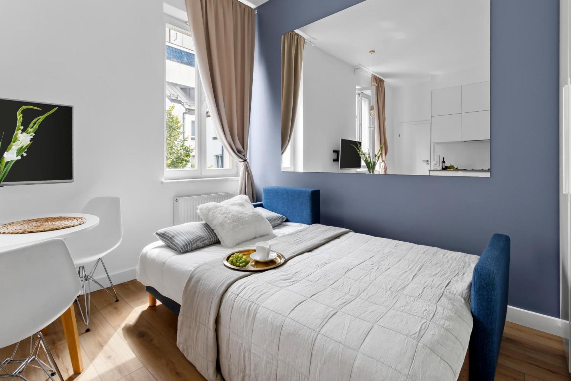 Kawalerka Przy Dworcu Centralnym Apartment *