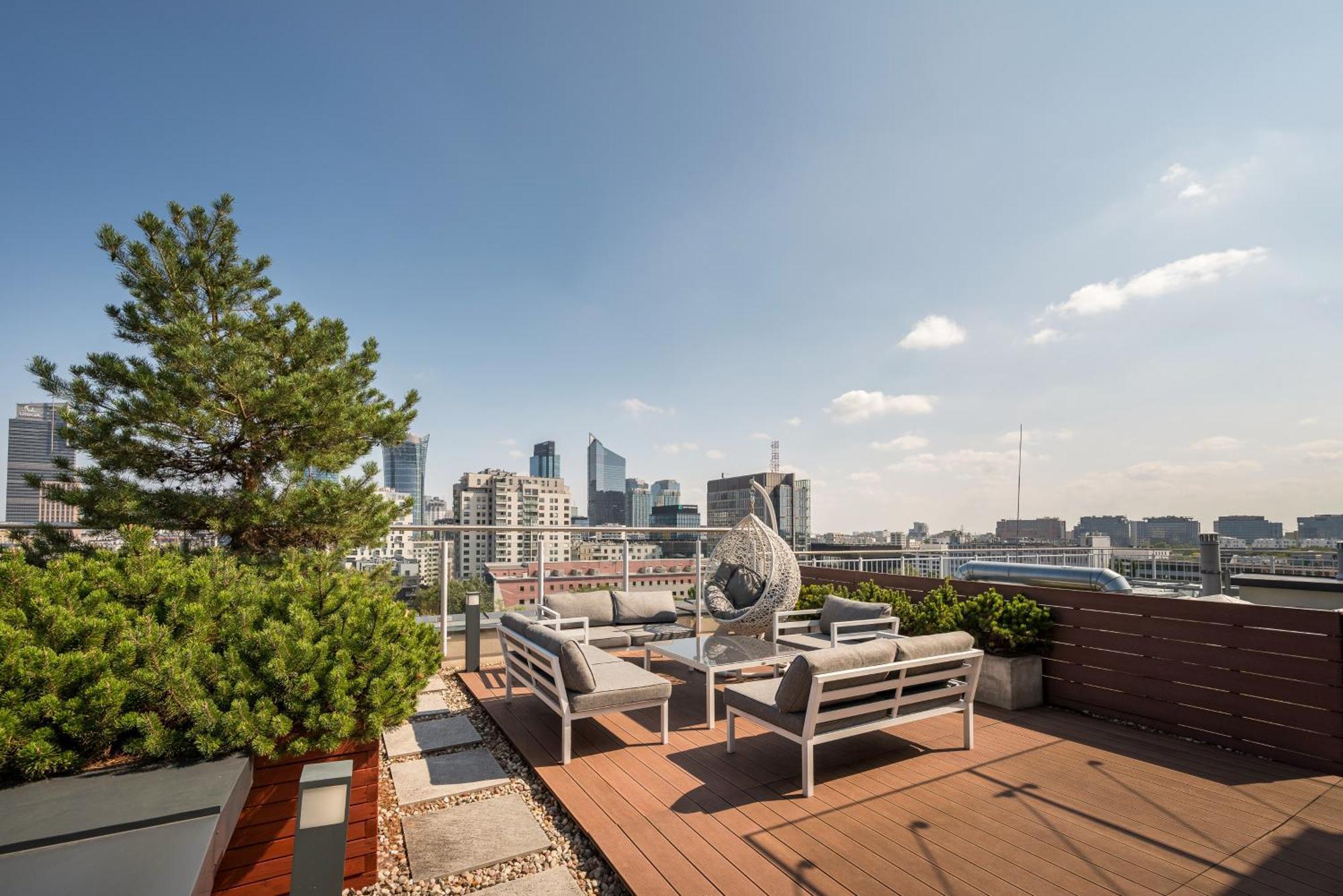 Luxury 2-bedroom Penthouse Skyline 15m Terrace, Garage, Gym, Rooftop & Only 500 M To Metro Apartamento *