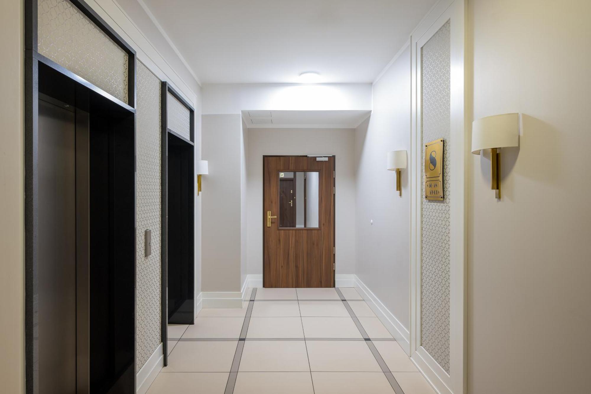 Luxury 2-bedroom Penthouse Skyline 15m Terrace, Garage, Gym, Rooftop & Only 500 M To Metro Varsóvia