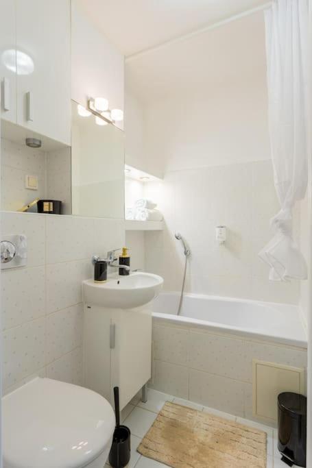 Apartment - Great Location-city Center - Zelazna Warsaw