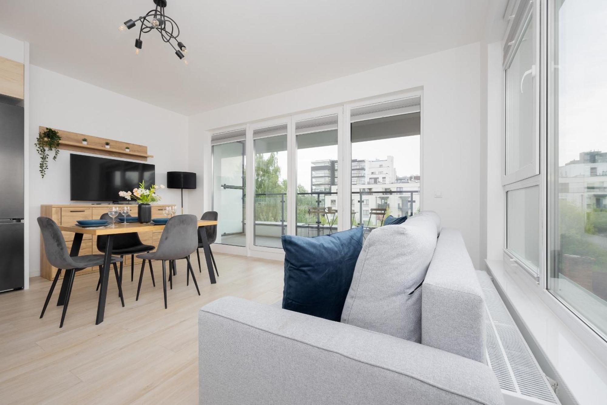 Bright & Modern With Balcony In Bemowo District By Renters Warschau
