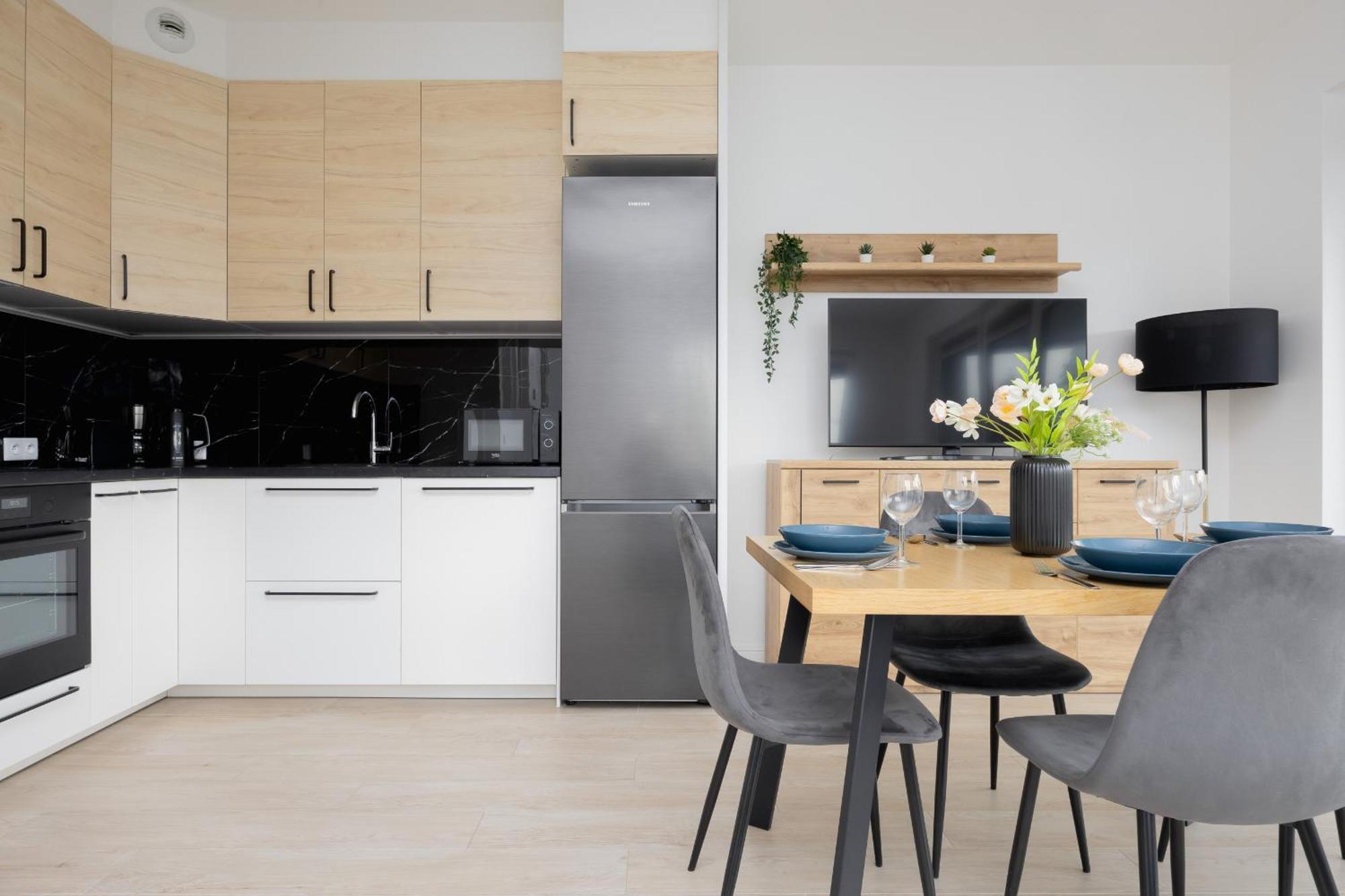 Bright & Modern With Balcony In Bemowo District By Renters