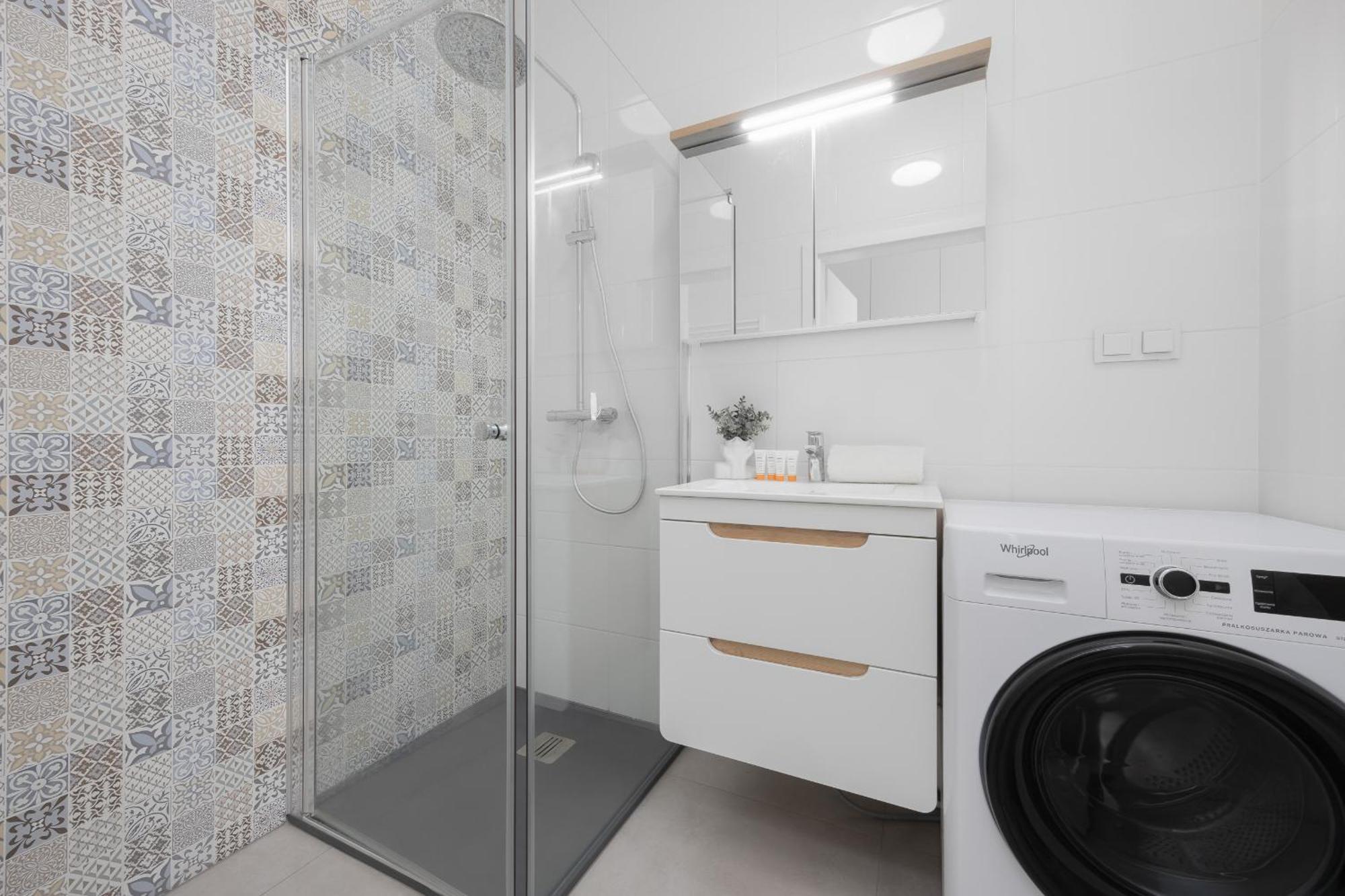 Apartment Bright & Modern With Balcony In Bemowo District By Renters