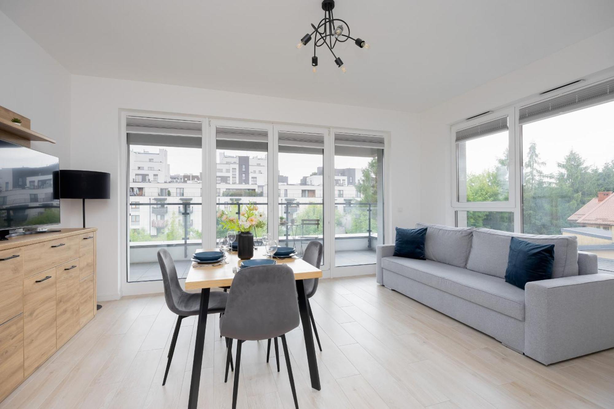 Apartment Bright & Modern With Balcony In Bemowo District By Renters