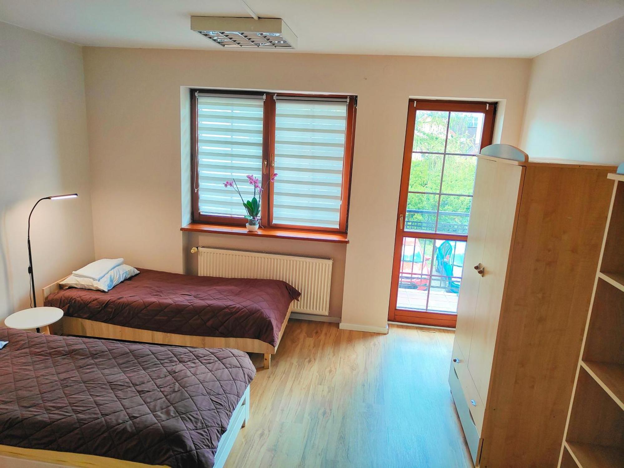 Krasnowolska Airport - Self Check-in Hostel *
