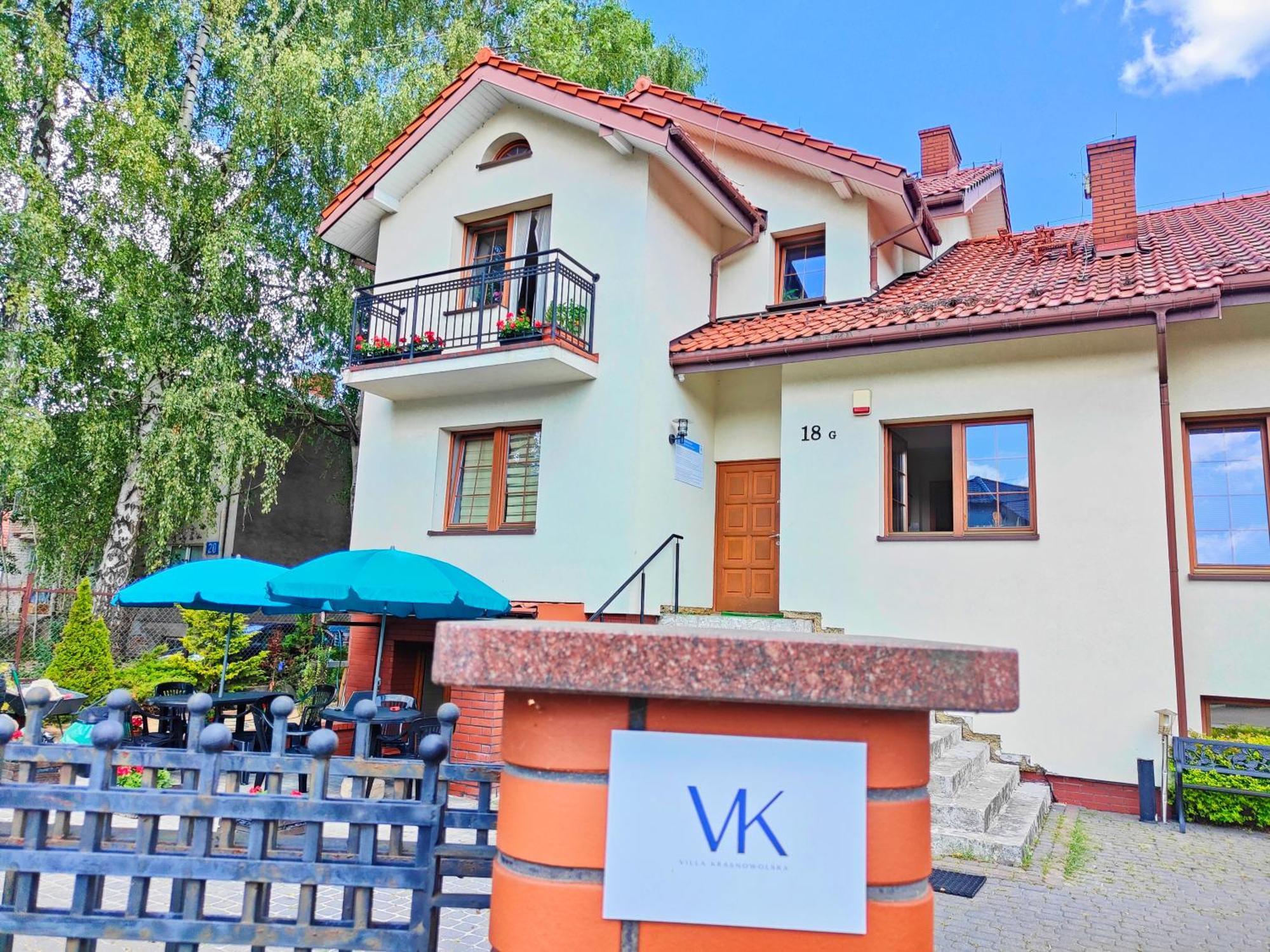 Albergue Krasnowolska Airport - Self Check-in *