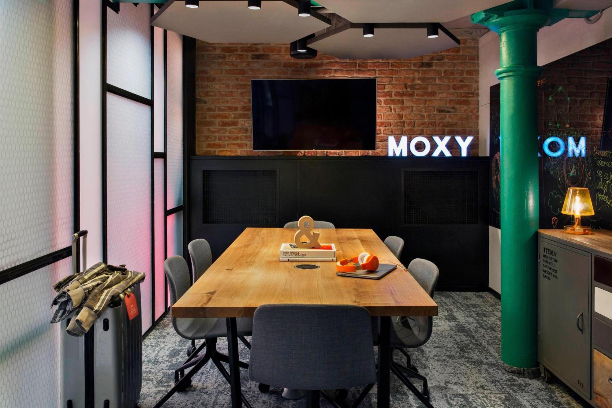 Moxy Praga Hotel Warschau