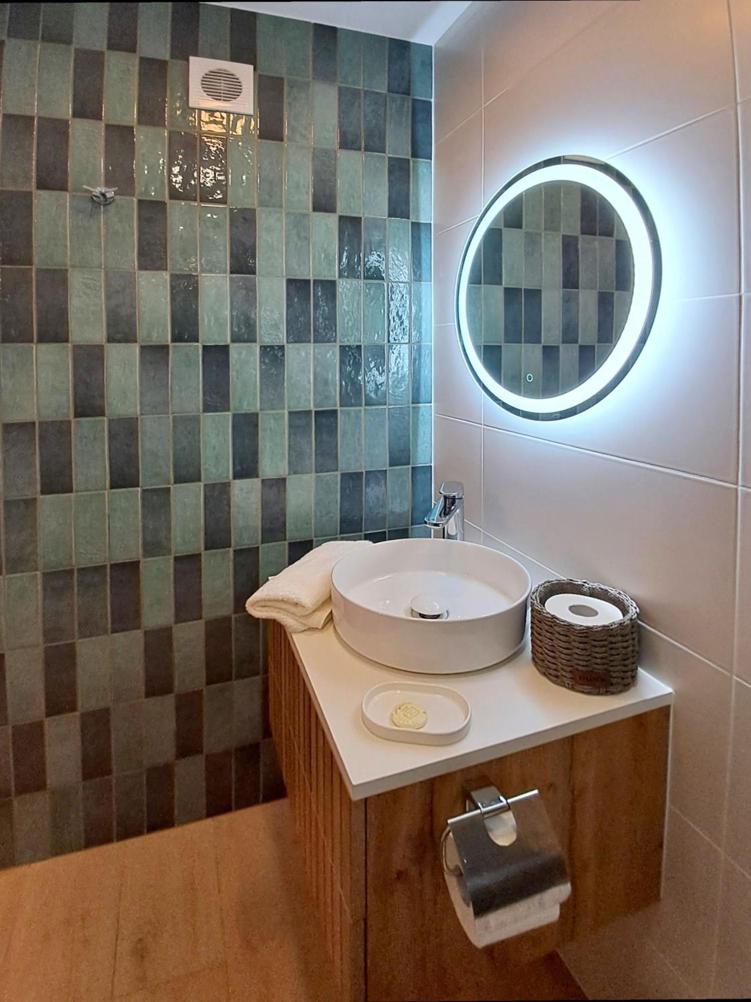 Falcon Center 2 Metro Zlote Tarasy *