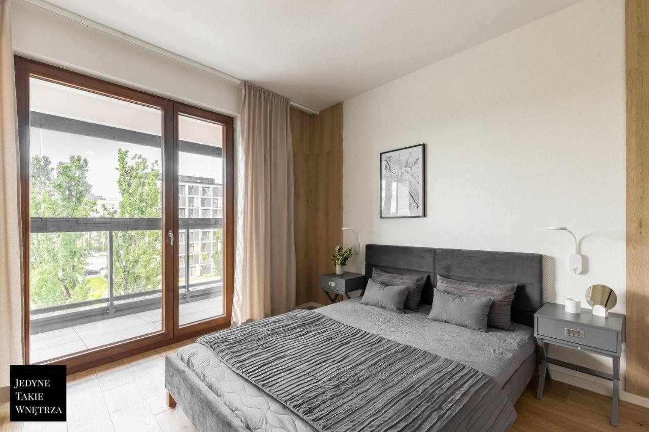 Cozy Family With Balcony Near Zlote Tarasy Warschau