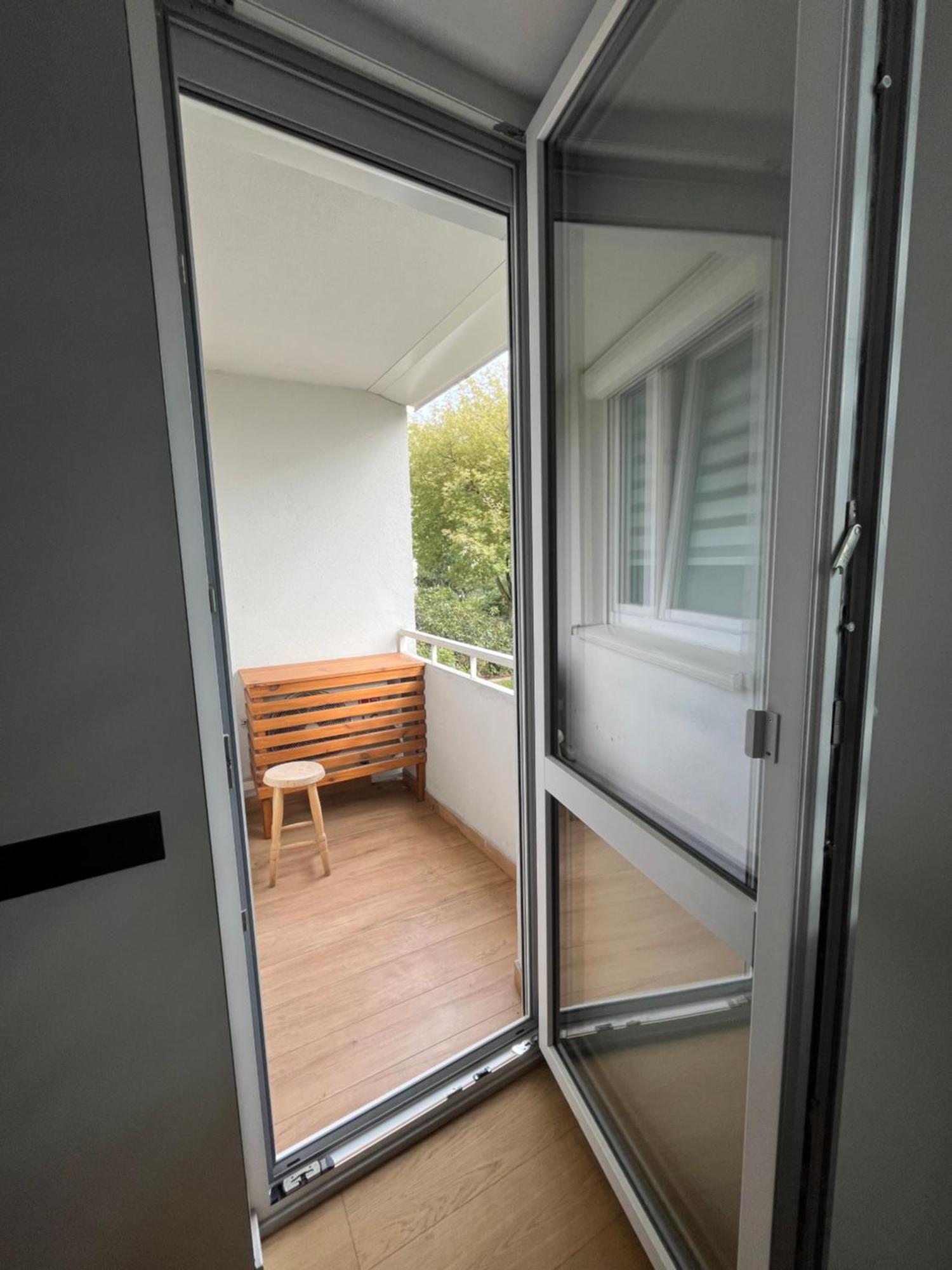 Apartament- Metro Trocka Warsaw