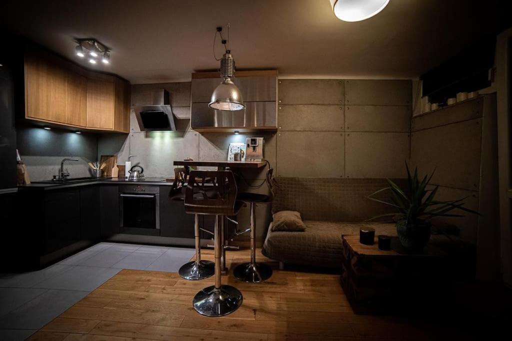 Apartment The Glade Of Dreams - Netflix, Sony Ps5