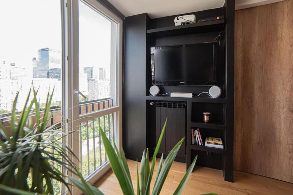 Apartment The Glade Of Dreams - Netflix, Sony Ps5 *